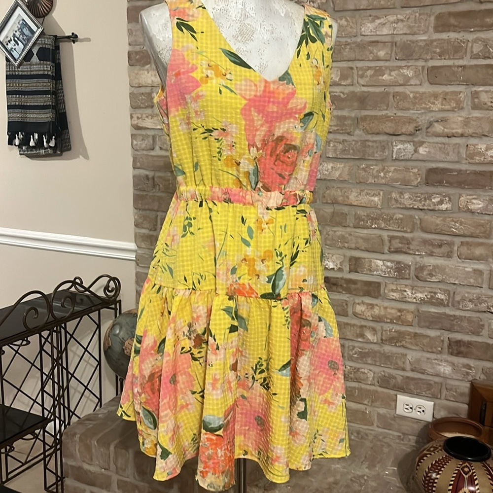 🎉 Melonie T dress Sz 10 yellow floral tiered pockets sleeveless elastic waist! - Picture 2 of 4